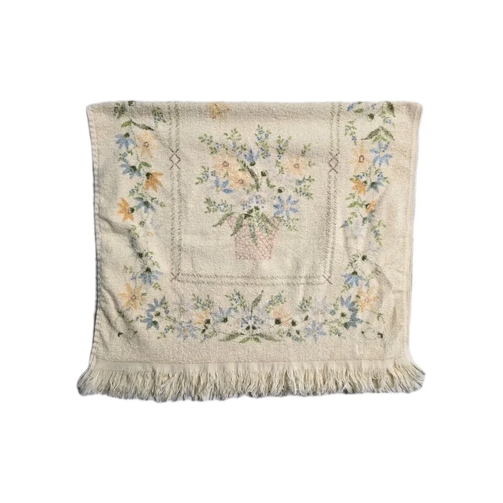 Vintage Bath Towel By Lady Pepperell Flower Basket Colorful USA 22